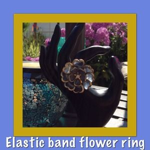 🚫not for sALE🚫 Blue and gold flower ring