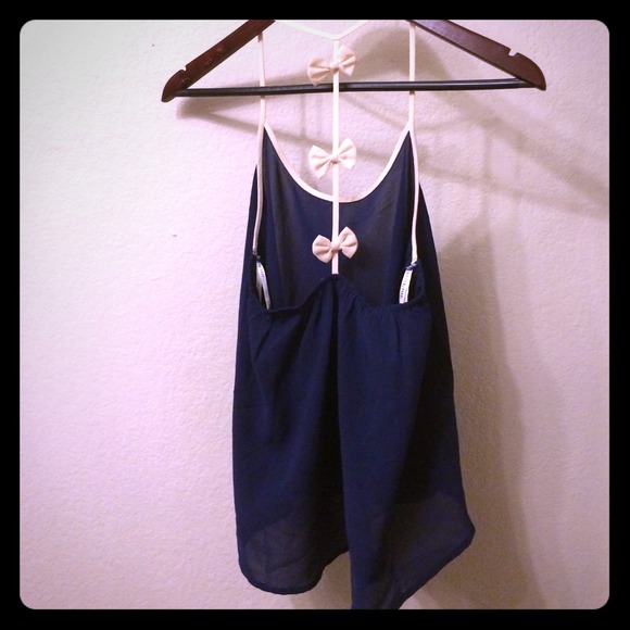 Tops - 🎀 Super cute shirt 🎀