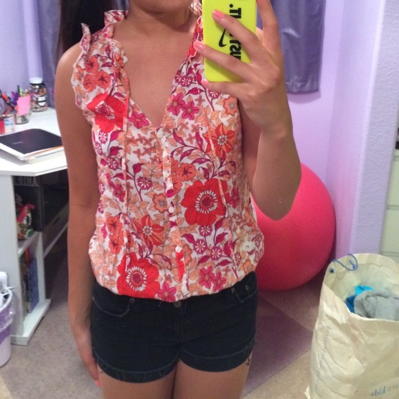 Top - Picture 2 of 2