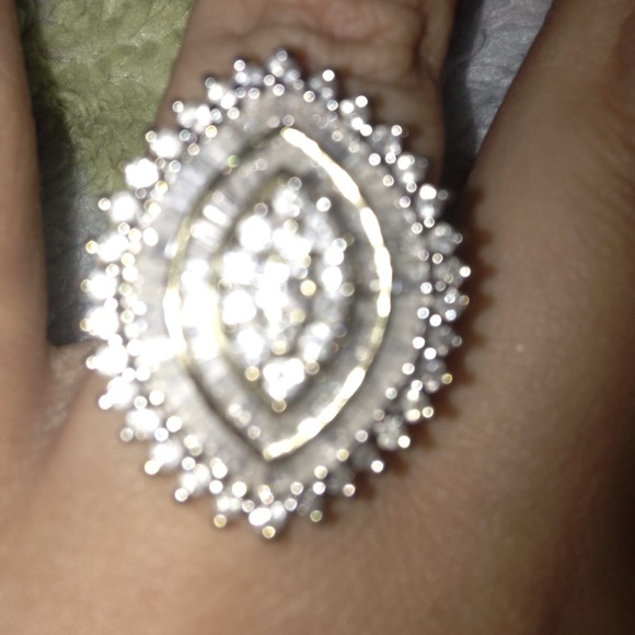 Diamond ring - Picture 3 of 4