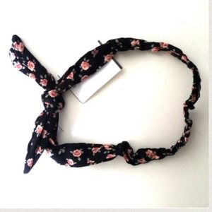 Brandy Melville Floral Headband!