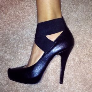 Sexy black high heels pointed toe - size 8
