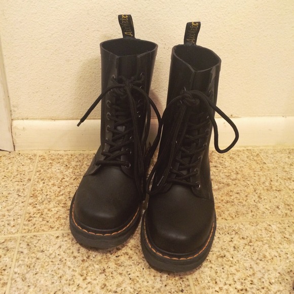 doc martens drench boot