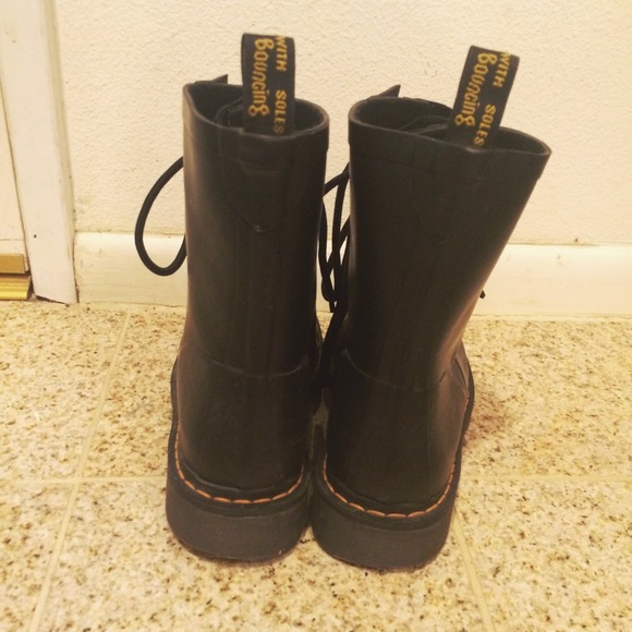 doc martens drench boot