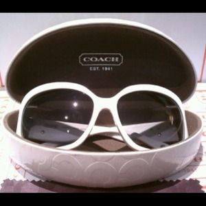 Coach Accessories - ๐๐Coach๐๐White ๐๐Arabella๐๐ Sunglasses๐๐ Coach Accessories - ๐๐Coach๐๐White ๐๐Arabella๐๐ Sunglasses๐๐