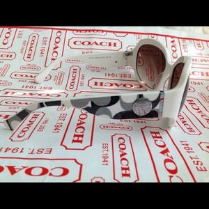 Coach Accessories - ๐๐Coach๐๐White ๐๐Arabella๐๐ Sunglasses๐๐ Coach Accessories - ๐๐Coach๐๐White ๐๐Arabella๐๐ Sunglasses๐๐