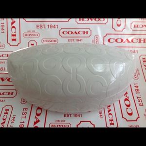 Coach Accessories - ๐๐Coach๐๐White ๐๐Arabella๐๐ Sunglasses๐๐ Coach Accessories - ๐๐Coach๐๐White ๐๐Arabella๐๐ Sunglasses๐๐