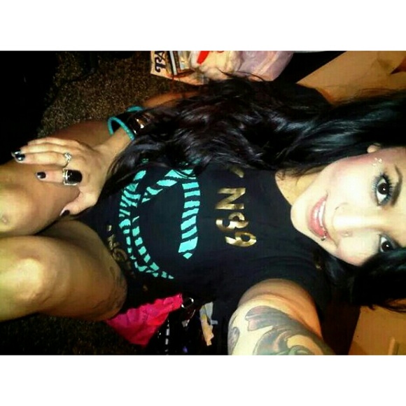 Obey tshirt. Unisex - Picture 3 of 3