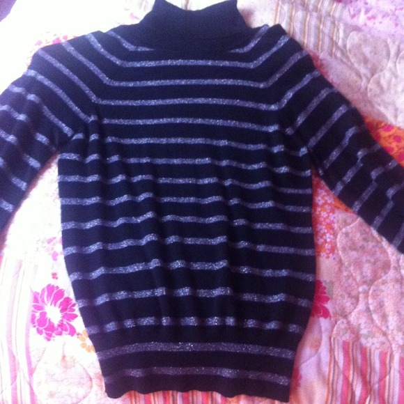 Express turtle neck