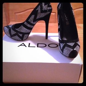 Size 7 black and silver chevron heels