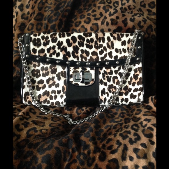 ✨✨✨Reduced WH/BM white/black pony hair clutch