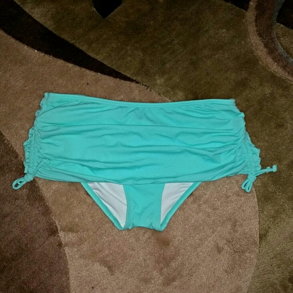 🚫SOLD🚫Victoria's Secret Skirted Bottom L