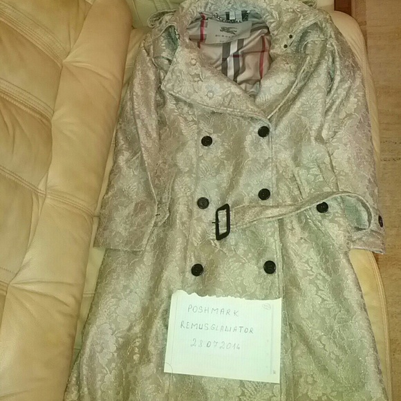 Burberry trench coat very rare and expensiv Medium