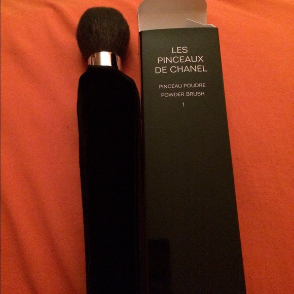 Powder brush