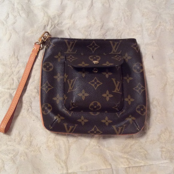 Louis Vuitton Partition Wristlet