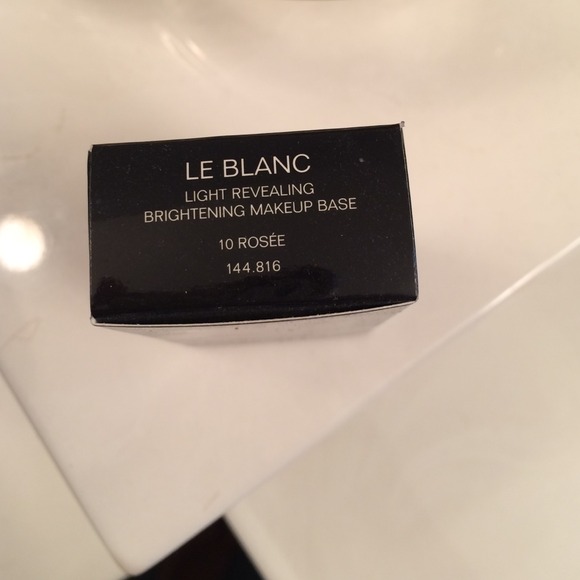 Le Blanc skin brightener 🌸 - Picture 2 of 3