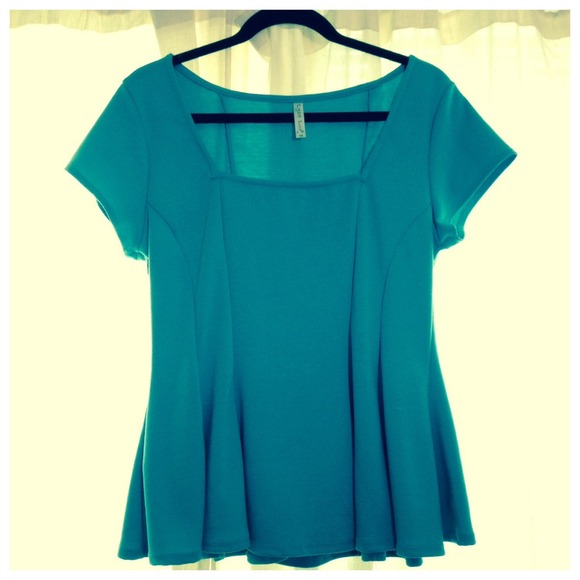 Lyss Loo peplum top - NWOT