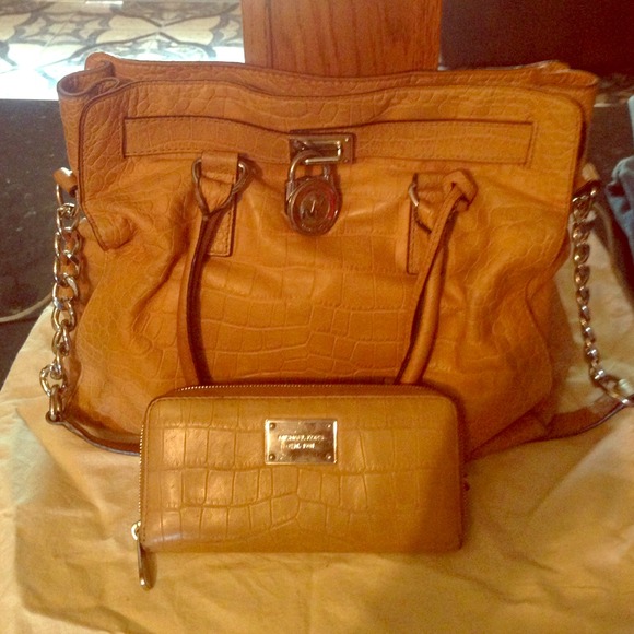 Beige Michael Kors croc embossed purse and wallet