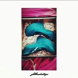 LUICHINY TURQUOISE HEEL-LESS HEELS
