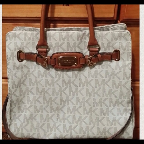 💢SOLD💢🌺authentic MK Hamilton 🌺