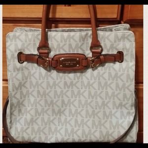 💢SOLD💢🌺authentic MK Hamilton 🌺