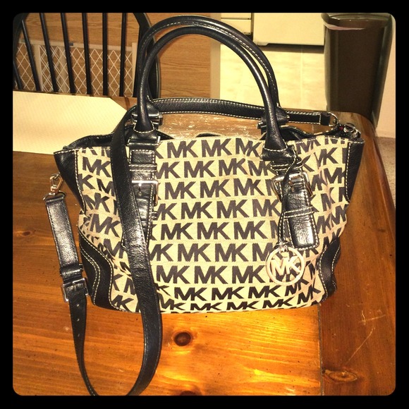 Authentic Signature Michael Kors Bag