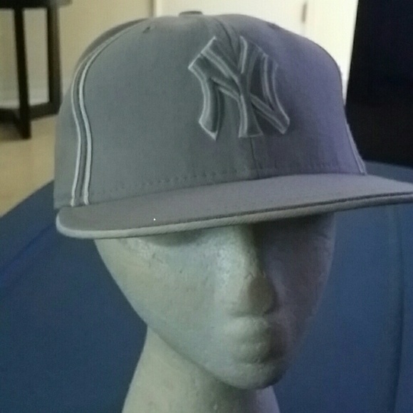 Hat - Picture 1 of 3