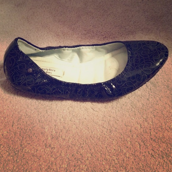 Vera want flats