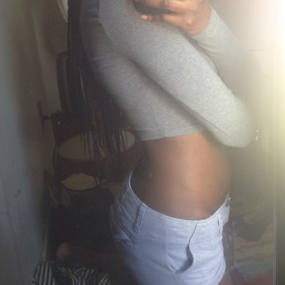 Crop top - Picture 2 of 4