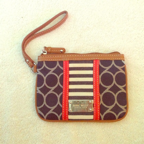 NINE WEST wristlet
