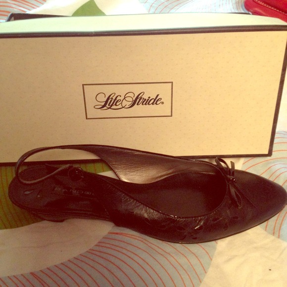 Black kitten heel shoes