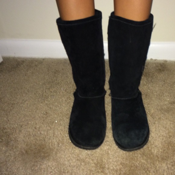 UGG Boots - Black ugg like boots