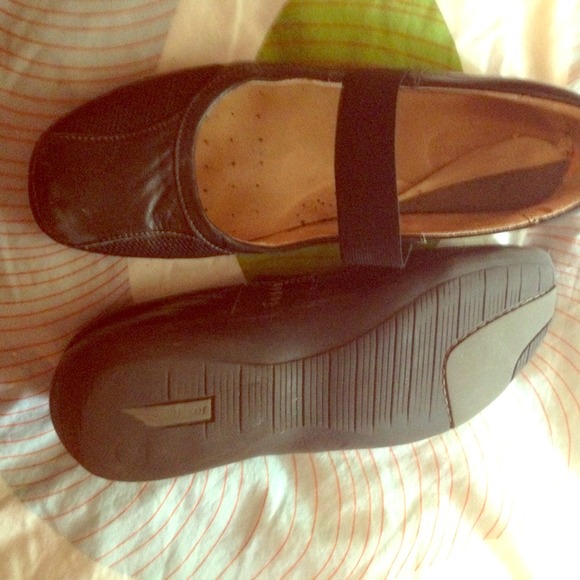 Super comfy Naturalizers