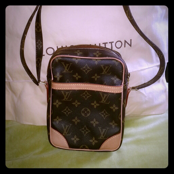 Authentic Louis Vuitton crossbody