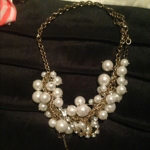 Gold and pearl necklace