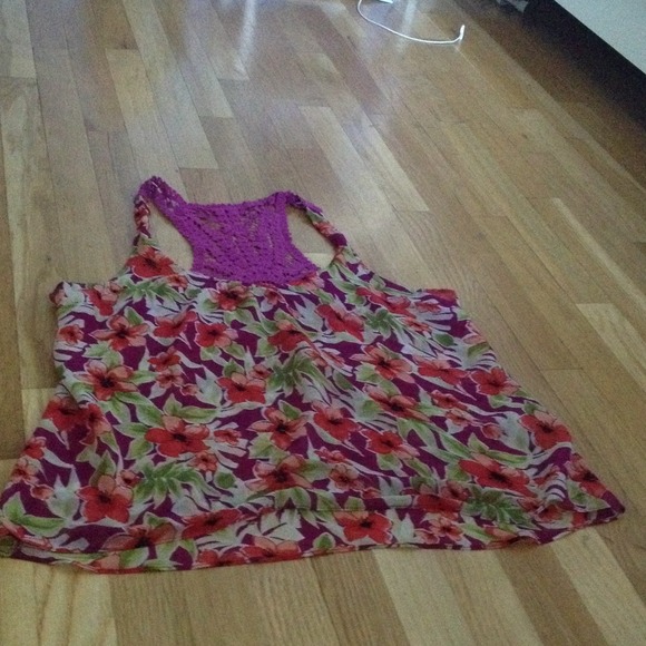 Floral lace tank - Picture 1 of 1