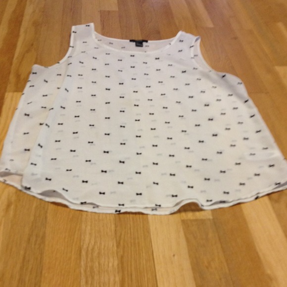 Black/white tank