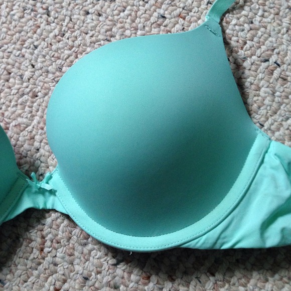 Victoria's Secret bra :) - Picture 2 of 4