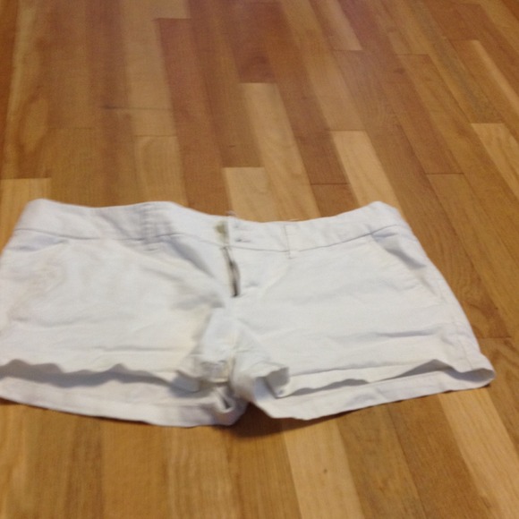 White short - Picture 1 of 1
