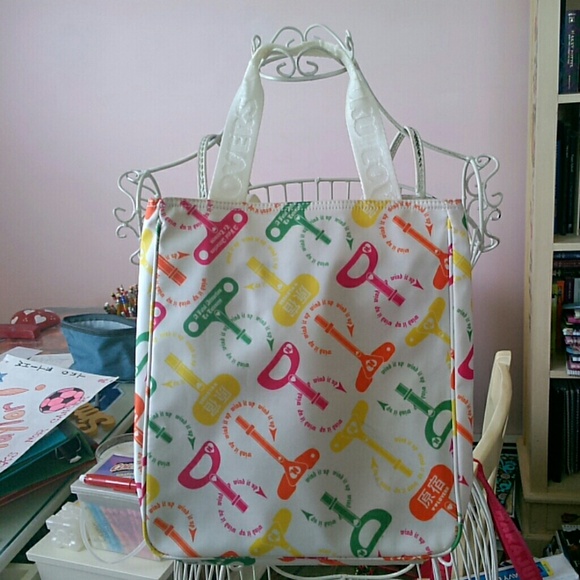 White Harajuku Lovers tote - Picture 2 of 10