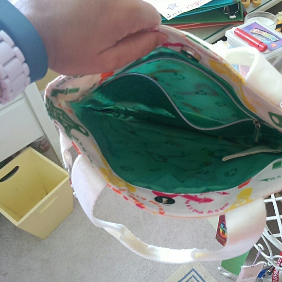 White Harajuku Lovers tote - Picture 3 of 10