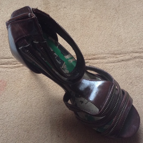 8 1/2 Michael Antonio shoe