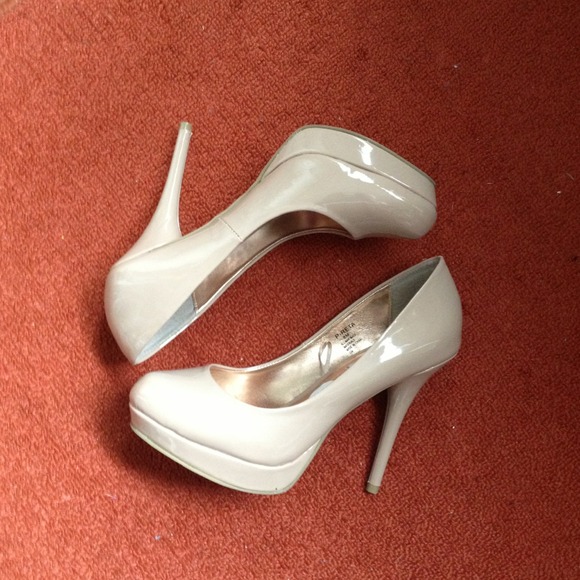 Steve Madden Nude "P-Reta" Pump