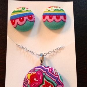 Necklace and earring set