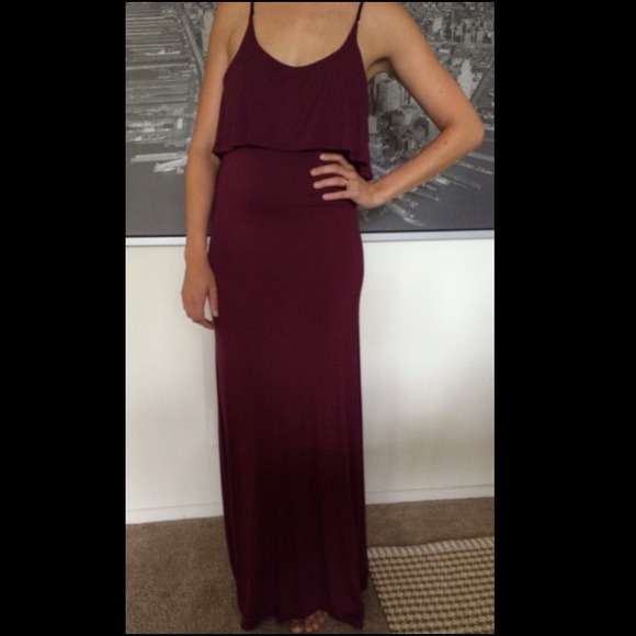 🚫SOLD Beautiful open drop back plum maxi dress - Picture 2 of 4