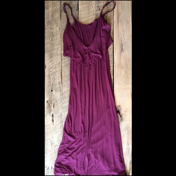 🚫SOLD Beautiful open drop back plum maxi dress - Picture 4 of 4