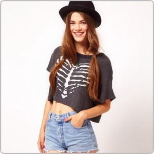WILDFOX Skeleton Heart Valley Girl Beach Tee
