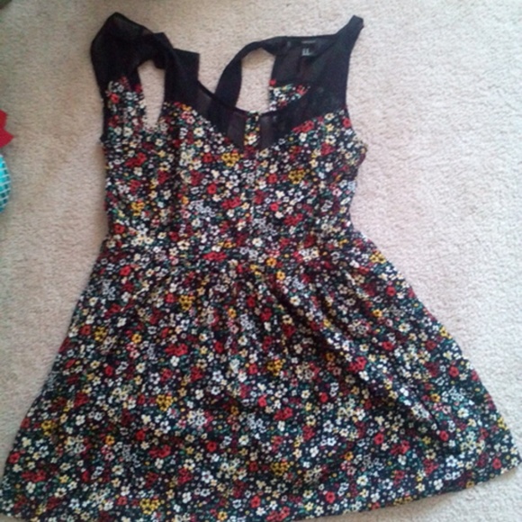 **SOLD** Black floral dress - Picture 1 of 1