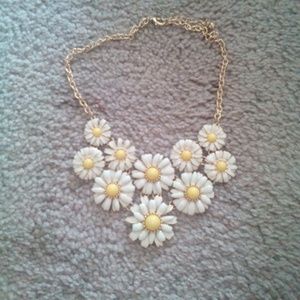 White and yellow bib necklace