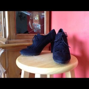 TAHARI suede booties